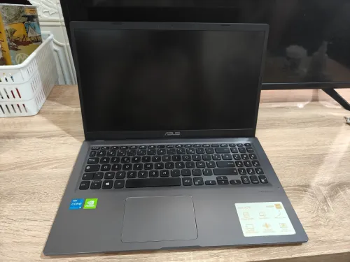 ASUS VIVO BOCK X515PE
