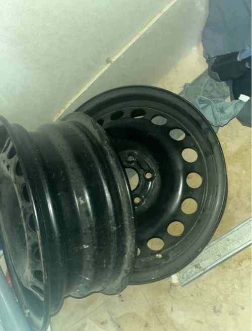 Jantes 15  ET40  2 pièces  Bon état - Toyota/ Nissan/Hyundai