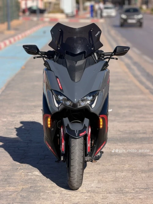 Tmax 560 2022