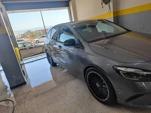 Mercedes B200 2023 