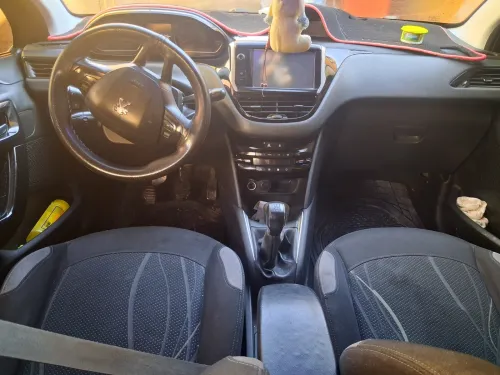 Peugeot 208 2013 