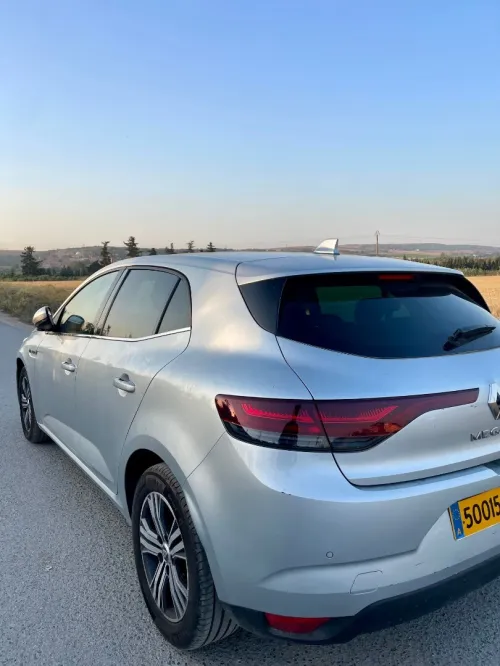 Renault Megane 4  2022 Itens