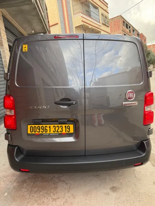 Fiat Scudo 2023 Gris souris