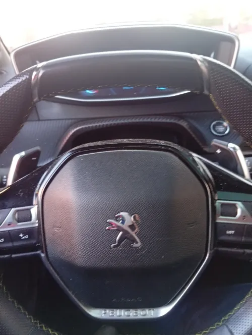 Peugeot 208 2023 GT