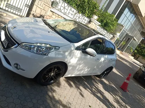 Peugeot 208 2014 Allure