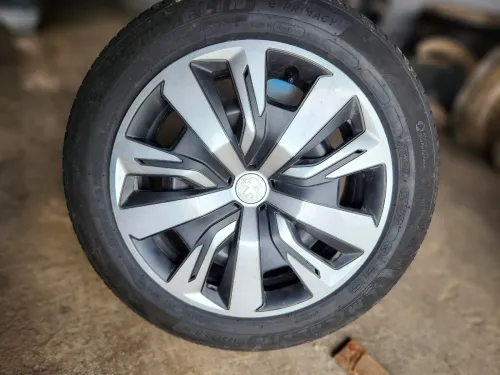 ربع بنوات Michelin مع لاجونت ليزونجريفار  (أصلي)