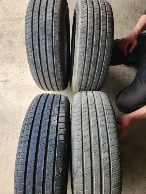 ربع بنوات Michelin مع لاجونت ليزونجريفار  (أصلي)