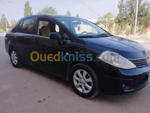 Nissan Tiida 4 portes 2011 
