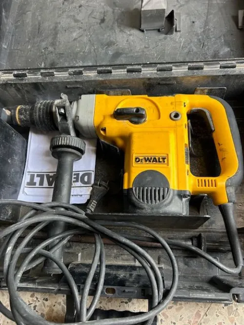 MARTEAU PERFORATEUR DEWALT