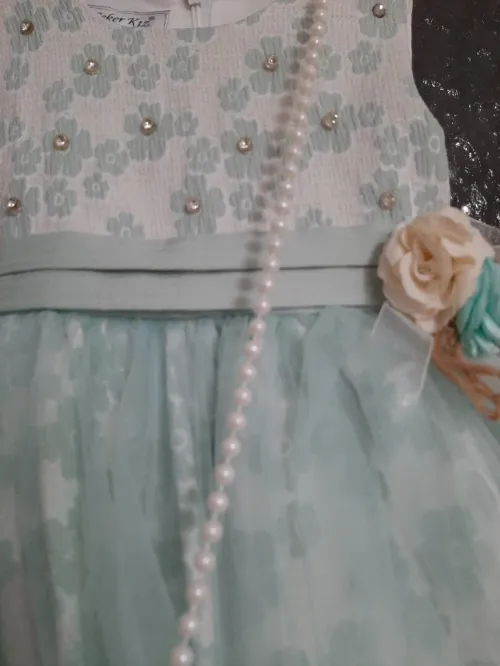 Robe pour fille très peu portée comme neuf, made in Turquie, âge 1 à 2ans