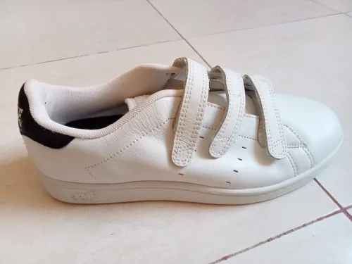 حداء رياضي ابيض اصلي lonsdale london
