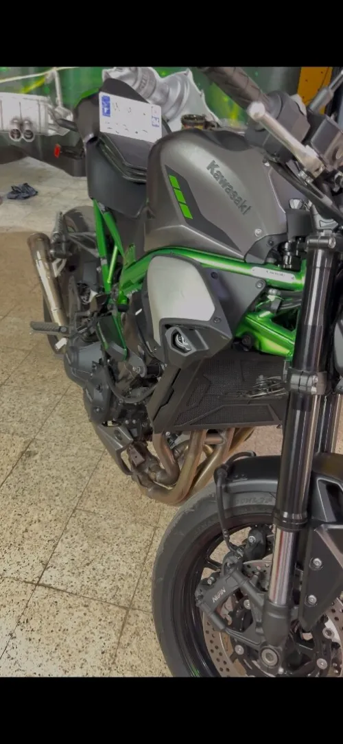 Kawazaki Z900 2025
