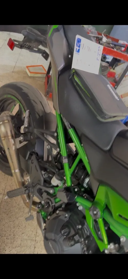 Kawazaki Z900 2025
