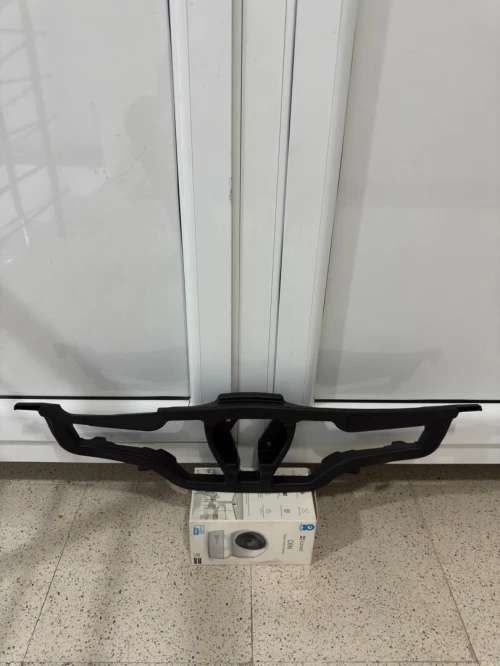 Support grille calandre Clio 4 / دعم شبك Clio 4 الشبكي الأمامي