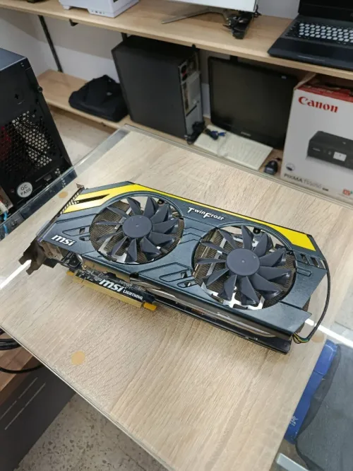 MSI NVIDIA GeForce GTX 680 2GB GDDR5 2DVI/HDMI/DispayPort PCI-Express Video Card (N680GTX Lightning)