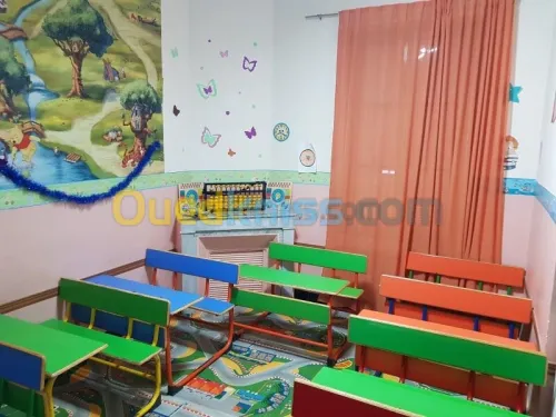 tables scolaire pour primaire et prescolaire + des chaises écoliers