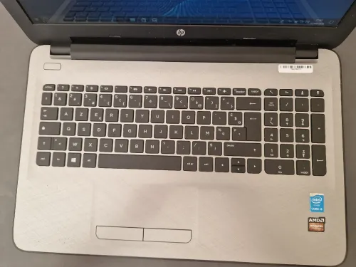 Hp i3 5ème gen, 8gb,1tera, double carte graphique