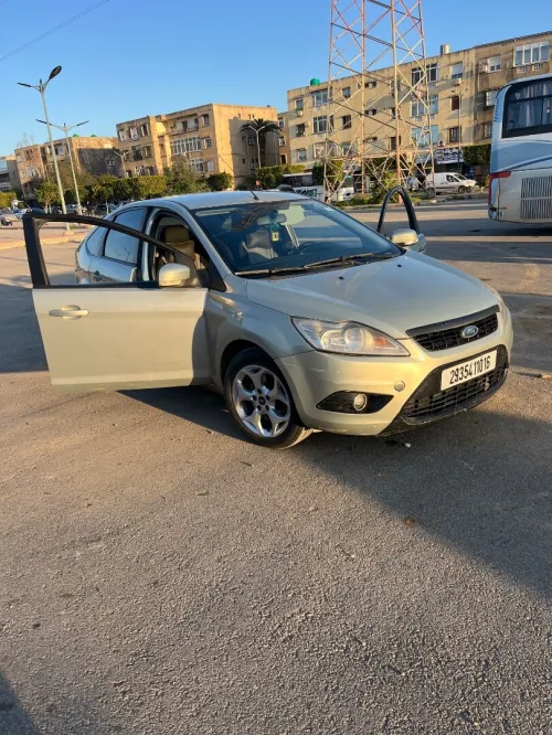 Ford Focus 5 portes 2010 Focus 5 portes
