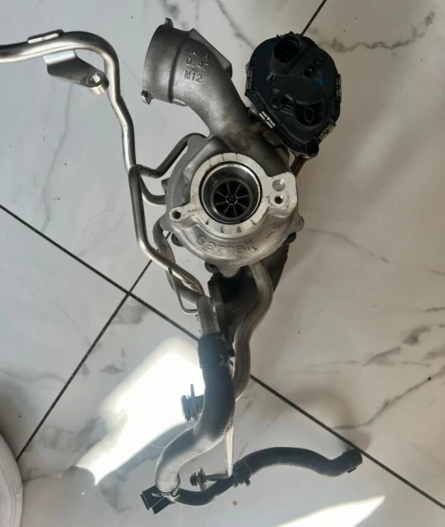 قطع غيار سيارات أصلية Golf 8 و Mercedes A180