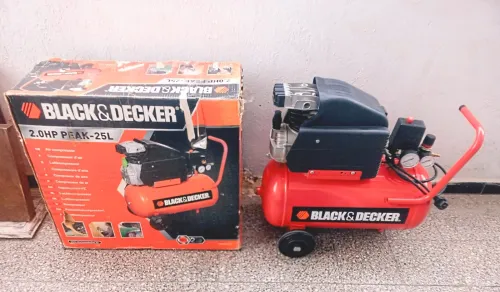 Vend compresseur d'air BLACK Decker 25L