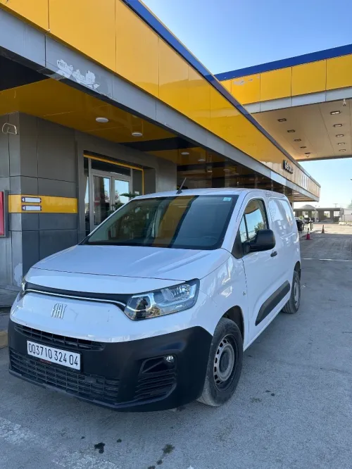Fiat Doblo 2024 2 places