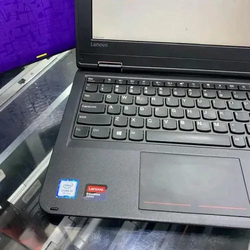 ULTRABOOK Lenovo Thinkpad  11E AVEC  Intel Core  i3 6em Génération 