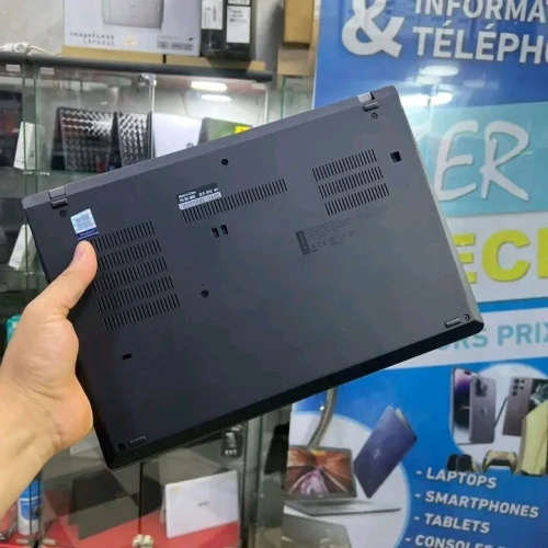  Lenovo Thinkpad T495 AMD RYZEN 7 3700U Vpro Avec Carte Graphique RADEON VEGA 10 #2GB dédié.