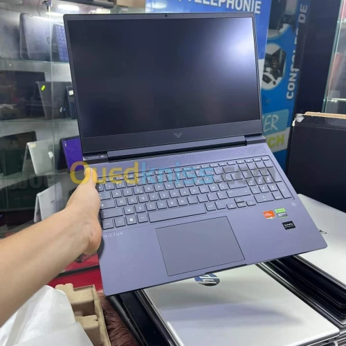Gamer HP VICTUS 16 - AMD Ryzen 7 7840HS  - NVIDIA GeForce RTX 4070 8 Go GDDR6 dédiés
