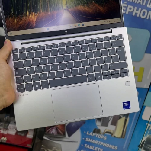 EliteBook 6 G1i 13 pouce  AI ultra 5 225u 16 gb ddr5 256 ssd nvme