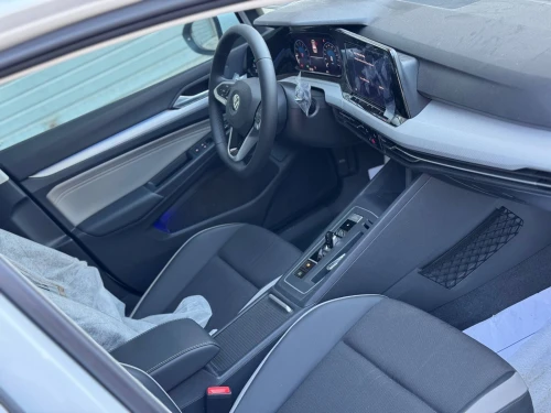 Volkswagen Golf 8 2025 Pro R-line