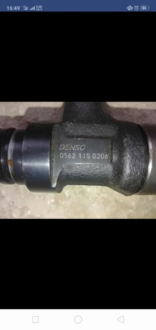 Injecteur comatsu 