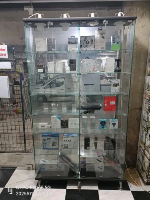 Vitrines et comptoir 