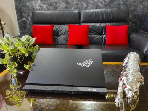 ASUS STRIX SCAR 17 X3D - AMD Ryzen 9 7945HX3D - RTX 4090 16Go - Écran 17" QHD 240Hz-RAM 32Go-SSD 2TB