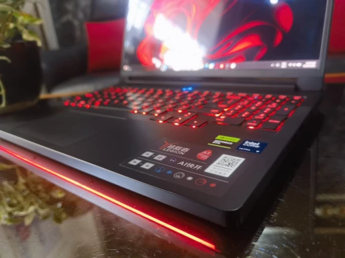 LENOVO LEGION Y9000P  - Intel Core Ultra 9 275HX - RTX 5090 24Go - Écran 16" OLED 240Hz - SSD 2TB - RAM 32Go