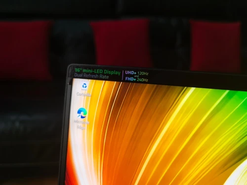 [VENDU] RAZER BLADE 16 -Intel i9-13950HX - RTX 4090 - Écran 16" Mini-LED 4k 120Hz - SSD 2TB - 32Go