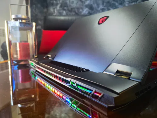 [VENDU] MSI TITAN GT 77 - i9 -13980HX -RTX 4090 16Go-Écran 17,3" Mini-LED 4k 144Hz-SSD 4To -RAM 64Go