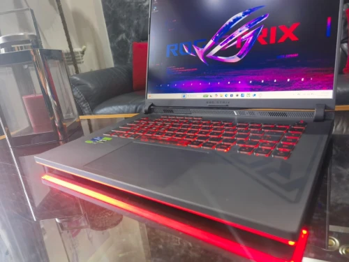 [Vendu] ASUS STRIX G16 - lei7 13650HX - RTX 4060 - Écran 16" FHD+ 165Hz - RAM 16Go - SSD 512Go