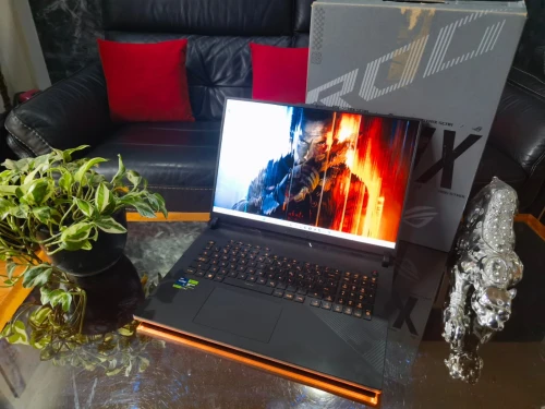 ASUS ROG STRIX SCAR 18 - i9 14900HX- RTX 4080 - Écran 18" Mini-LED QHD+ 240Hz - RAM 32Go - SSD 1TB