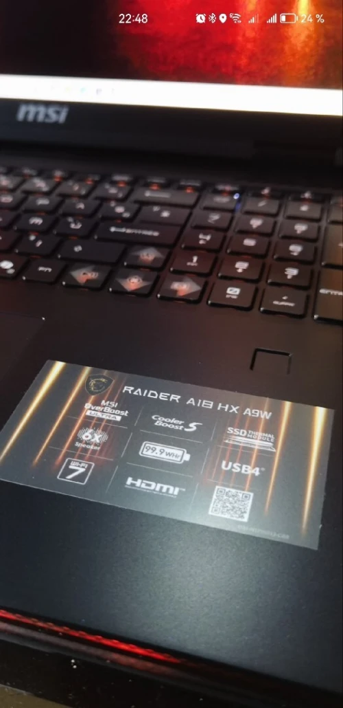 MSI RAIDER 18 HX Ai  - AMD Ryzen 9 9955HX3D - RTX 5090 24Go - Écran 18" 4k Mini-Led 120Hz - RAM 64Go - SSD 2TB