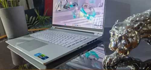 [VENDU] GIGABYTE AERO 16 - Intel  i7-13700H - RTX 4060 8 Go - Écran 16" Oled 4k - RAM 16Go - SSD 1TB