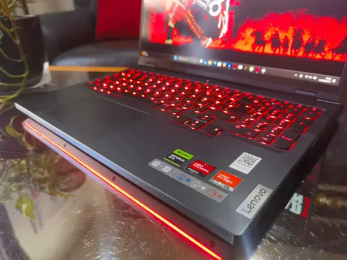 [VENDU] LENOVO LEGION 7i pro - 9 7945HX - RTX 4090 16Go - Écran 16" QHD 2K 240Hz-SSD 1TB - RAM 32Go