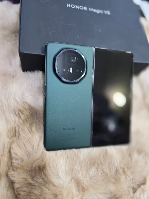 Honor Magic V3