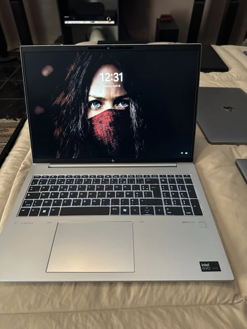 HP elitebook 860 g11 ultra 7  155 1 tera nvme  32 GB ddr 5 ÉCRAN 16"