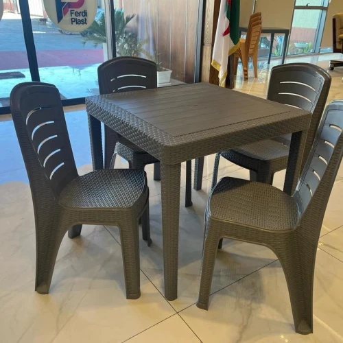 chaise rattan