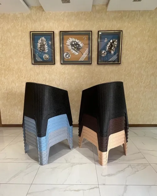 Chaises Modernes en plastique