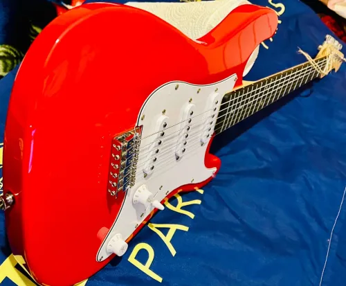 GUITARE ÉLECTRIQUE EASTONE STR RED