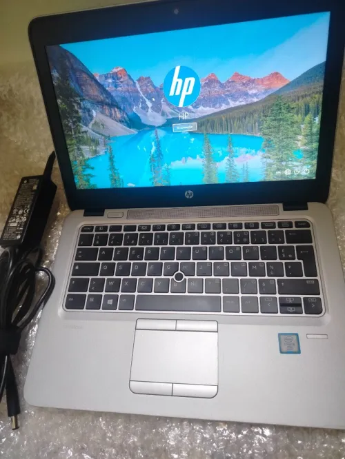 HP EliteBook 820 G3 i5 6éme / 8G / 256G SSD