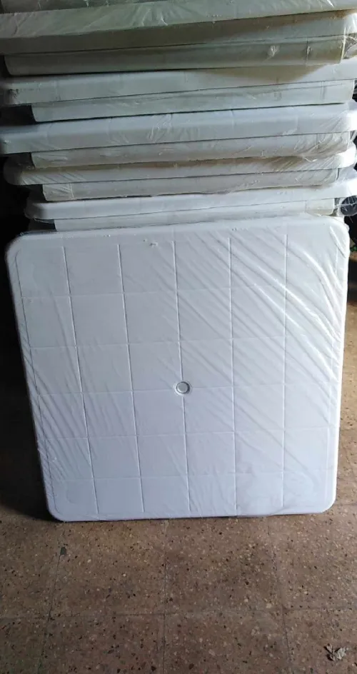 Table Carré en plastique 