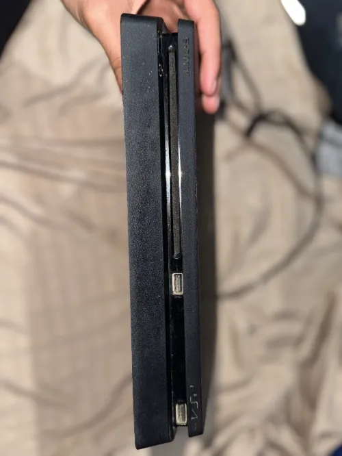 Ps4 slim 500gb version 13.1 avec manette original