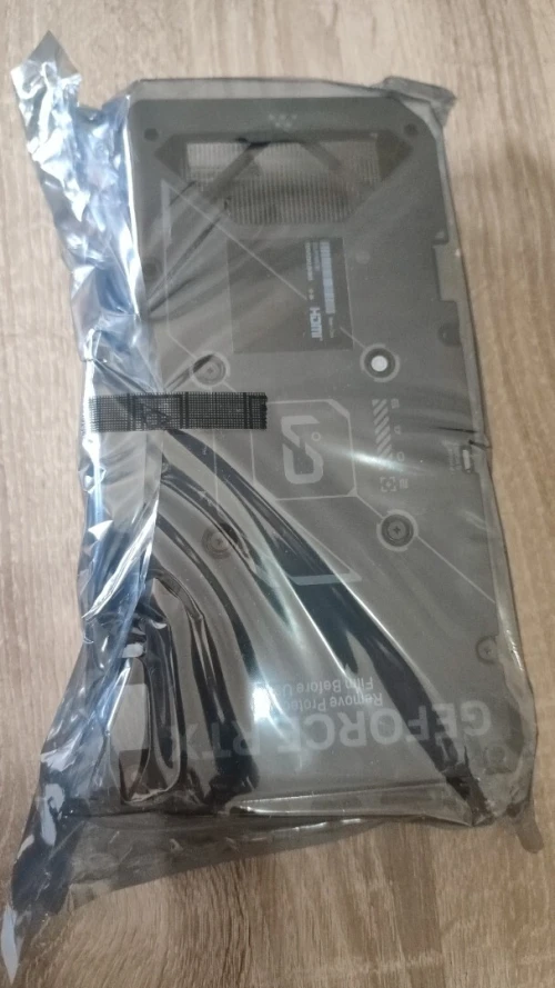 RTX 5060 8GB ASUS
